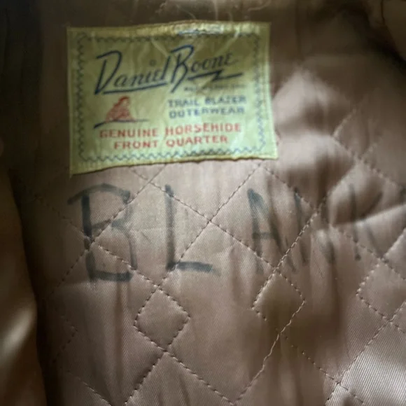 Vintage Men's Dark Brown Leather motorcycle Jacket, size S. - Picture 9 of 10